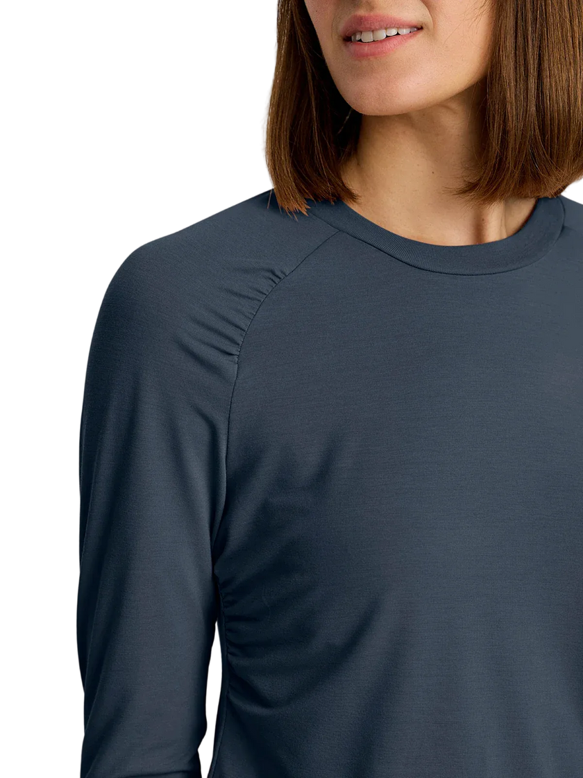 Women's Elevate Lightweight Fitted Long Sleeve